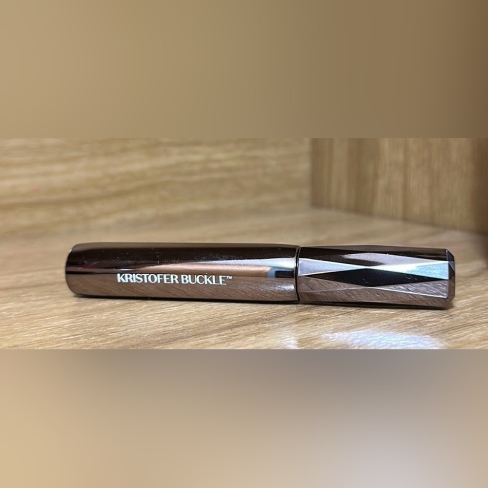 Kristofer Buckle Black Mascara Grand Finale 2 - Picture 2 of 4